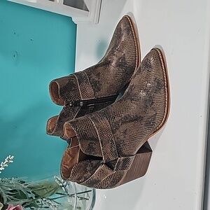 A Rider Girl Size 8 faux snake skin booties